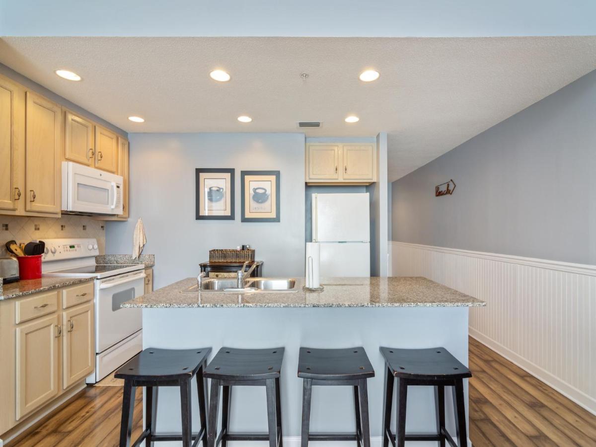 Sterling Reef 1904, 2 Bedroom, Penthouse, Beach Front, Pool, Sleeps 6